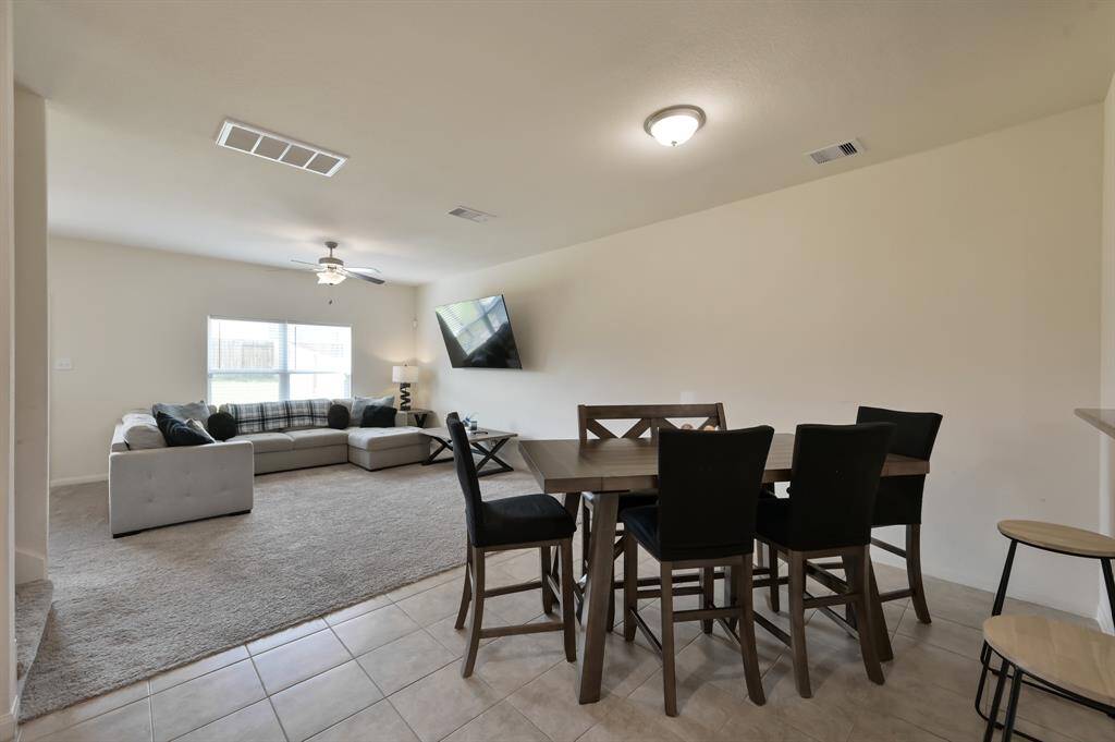 Dining Area looking into the Livingroom