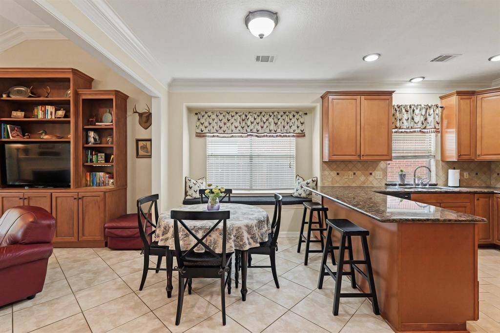 Breakfast Room