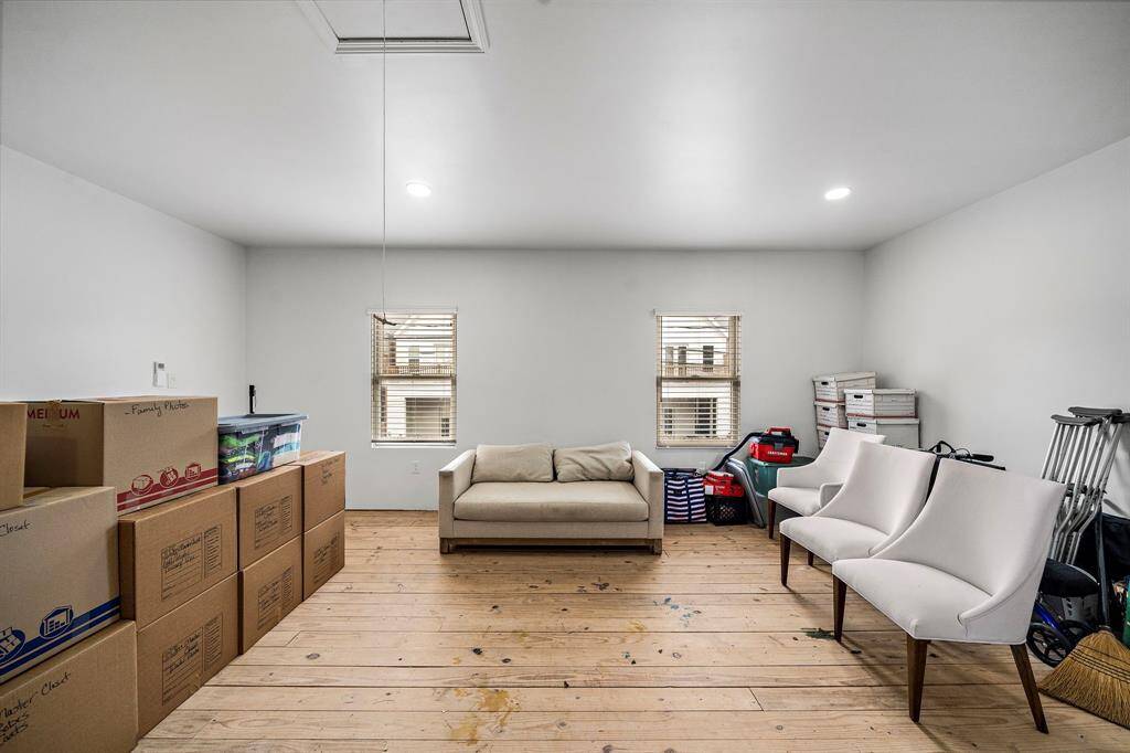 Another view of the bonus room.