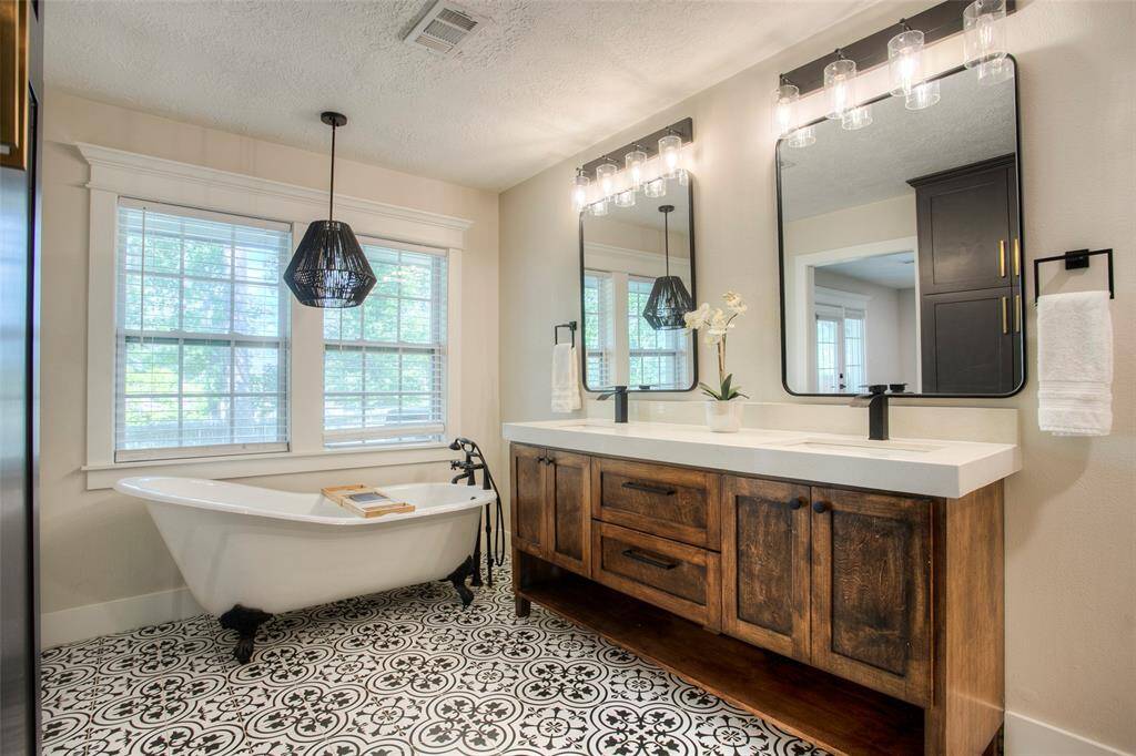 Soaking Tub and Double vanities in Primary Bath