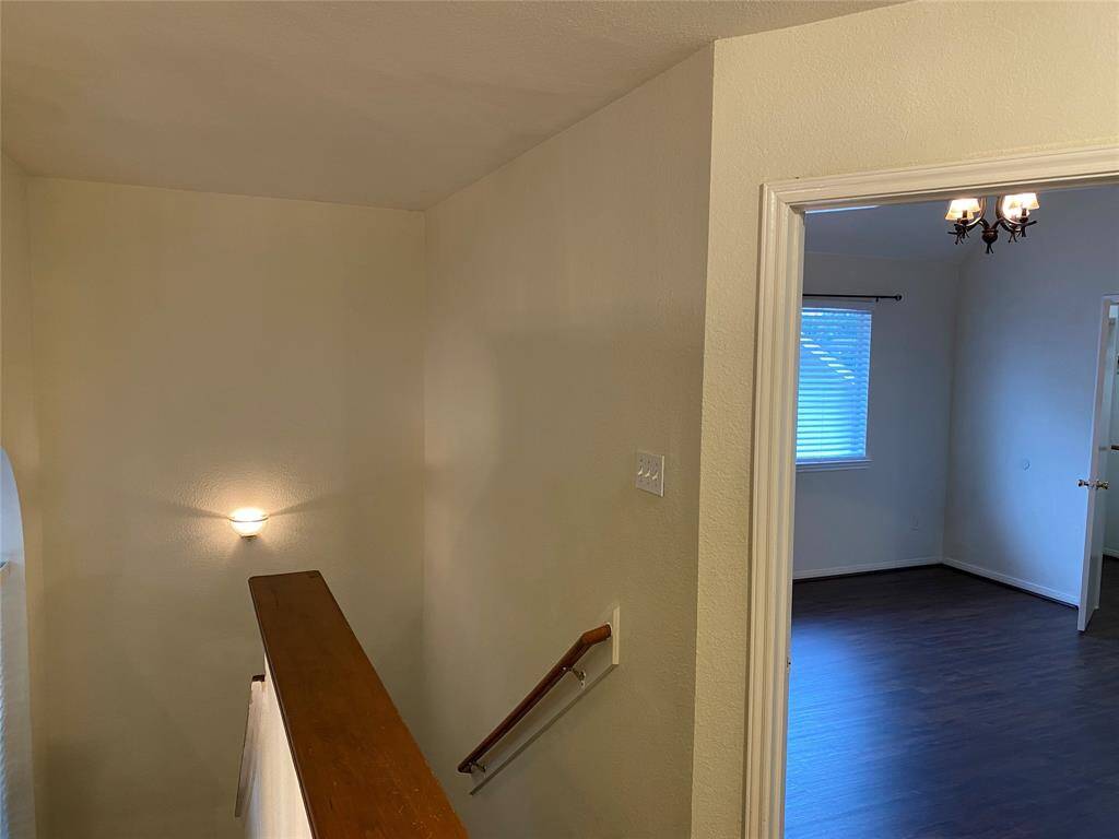 18.MASTER BEDROOM ENTRANCE