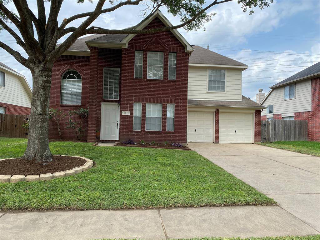2.FRONT OF HOUSE PIC2