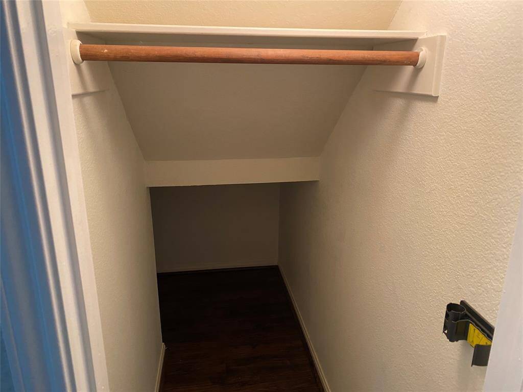 7.COATS RACK