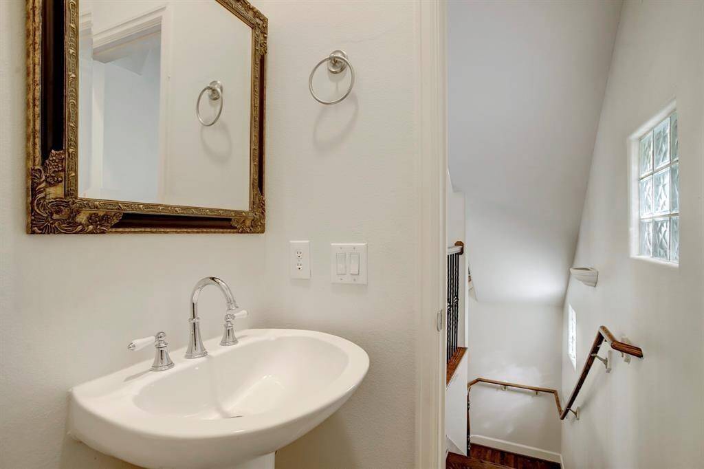 powder room-2nd floor