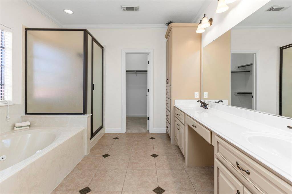 Pimary bedroom- Imagine starting your day in this primary bathroom