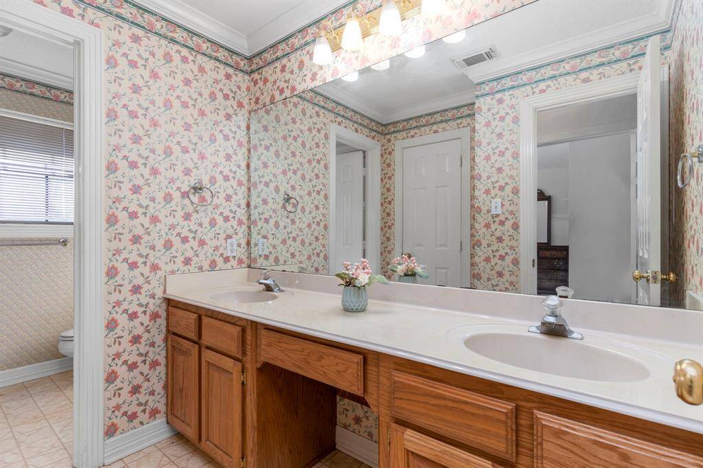 Upstairs bathroom