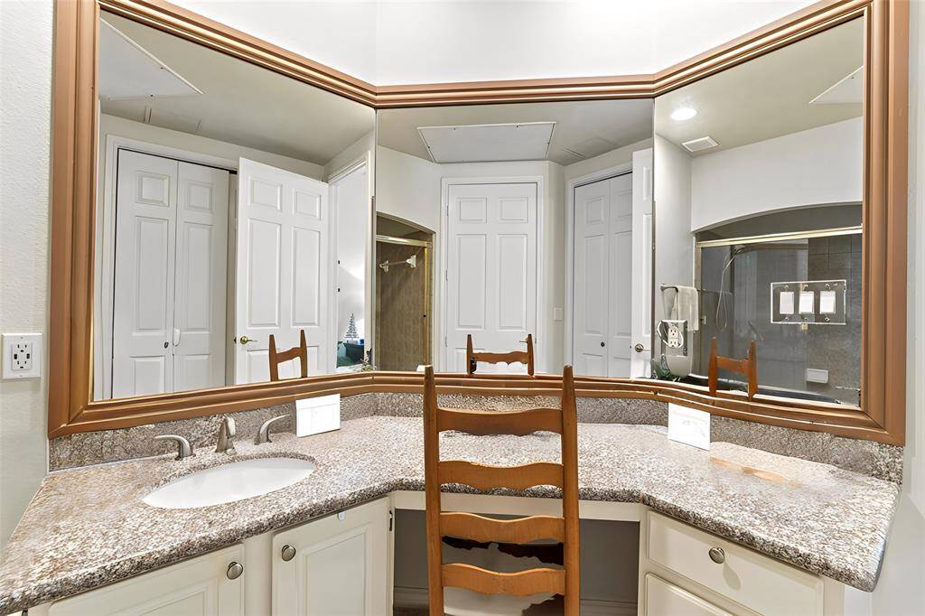 There is plenty of room to get ready here.
