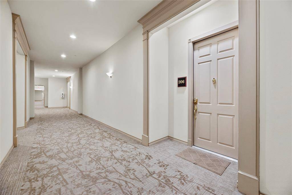 Now let's step inside to see all that Unit 206 has to offer!