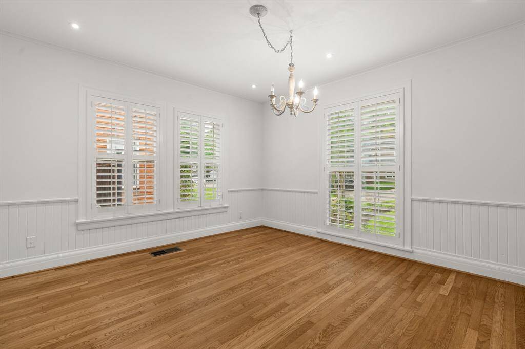 Formal Dining