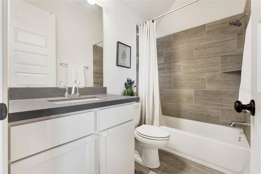 The second primary bathroom.