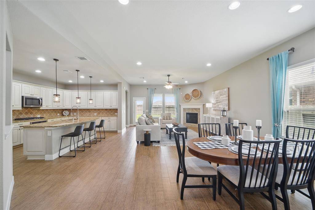 Open Concept at it's best! High ceilings, large picture windows and SO MUCH SPACE!