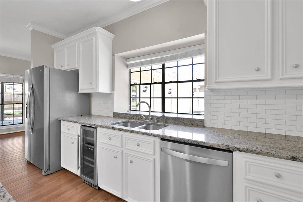 Kitchen w/SS Appliances