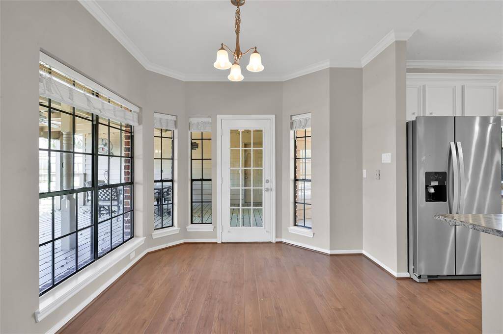 Breakfast Room w/access to covered patio
