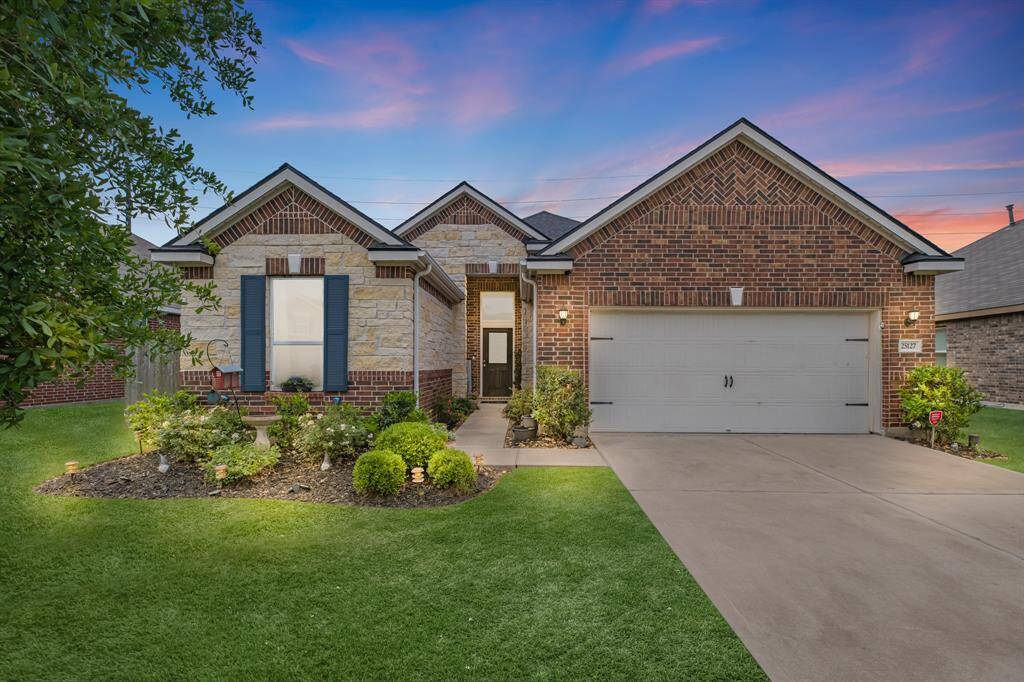 Welcome home to 25127 Farmdale Lane. Located in a highly sought out neighborhood in Richmond.
