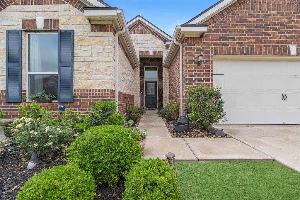 This home features 4 bedrooms, 2 baths, an open floor plan, and lots of upgrades! Let's go in and take a look!