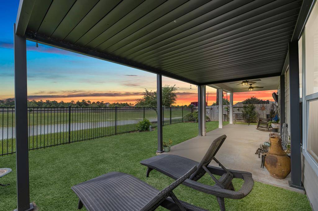 Come relax with these gorgeous views after a long day!