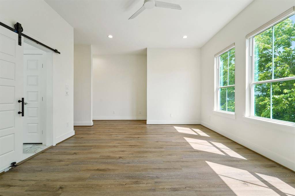 Sitting or desk nook