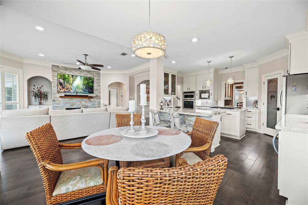 The home flows so well, this open concept family room, kitchen and dining area, and can easily accommodate huge gatherings of family, friends, or guests with room to spare.