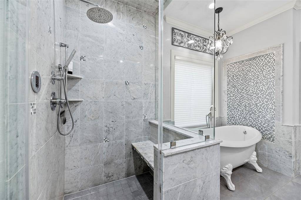 This custom steam shower exudes luxury!
