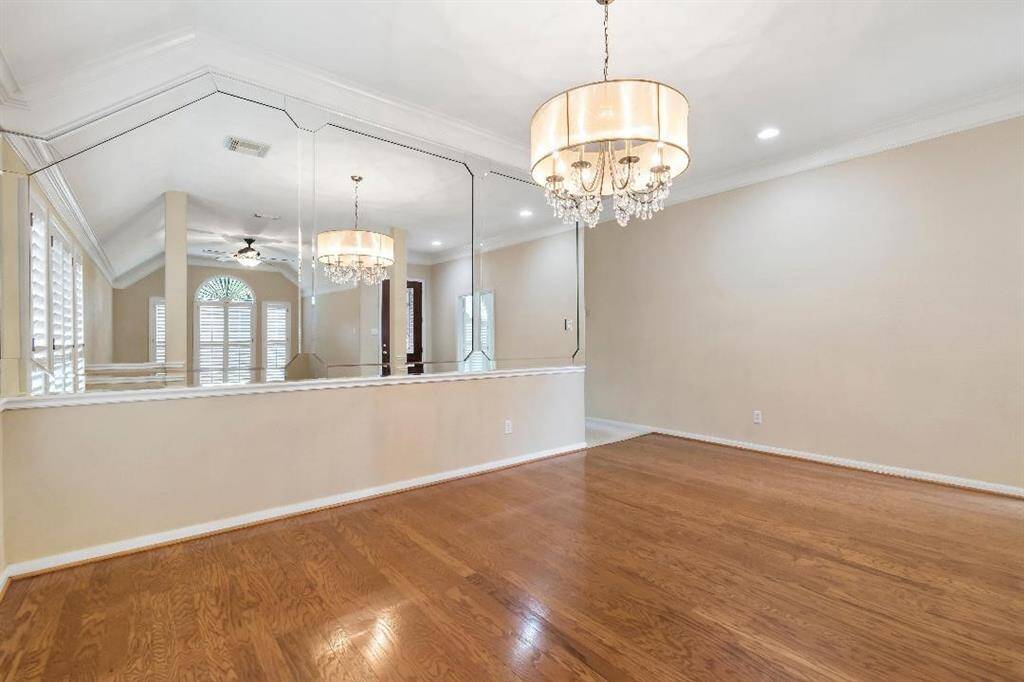 Formal Dining