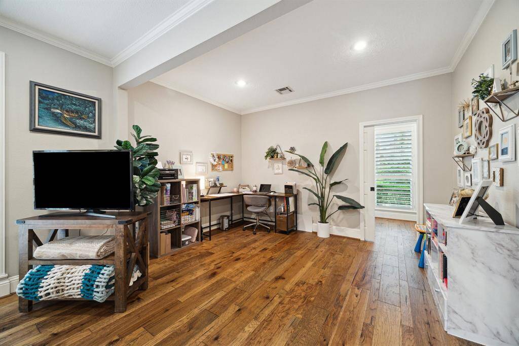 Sitting area/study off primary bedroom