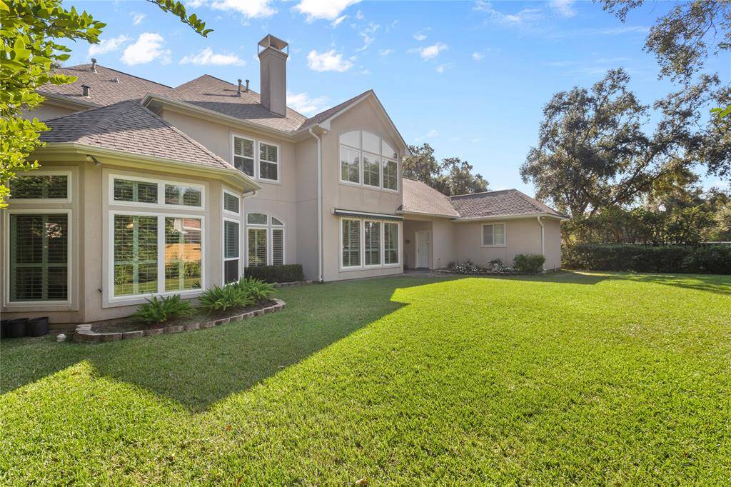 Another look at this gigantic backyard!