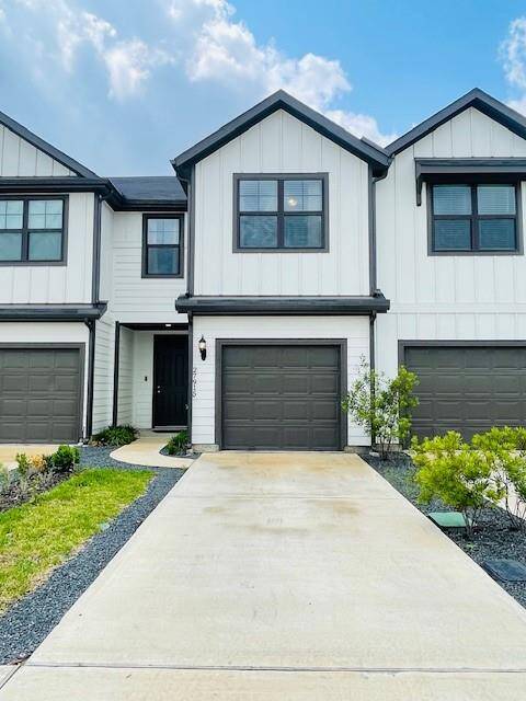 Welcome Home! 27915 Western Creek Ct