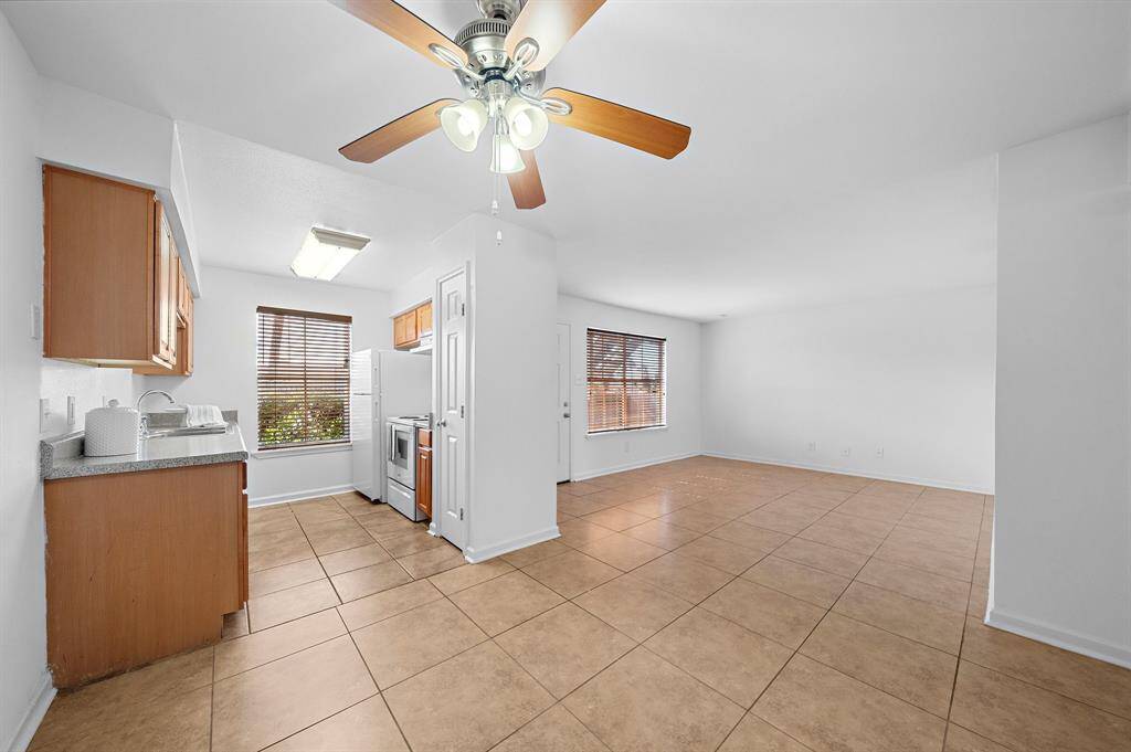 A view of the kitchen and living area.