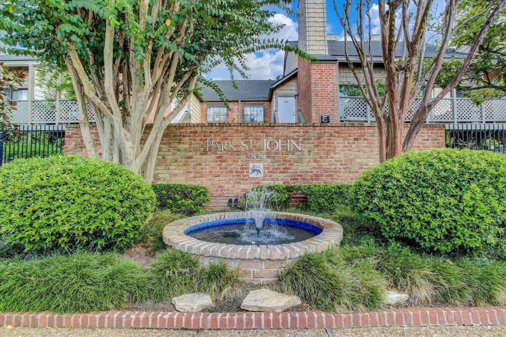 Welcome to Park St. John Condominiums, located in one of the most desirable locations in Houston. Walking distance to The Briar Club, Central Market, Tiny Boxwood, Tiny's Milk & Cookie, Thompson & Hanson nursery, world class shopping and dining at Highland Village, free public tennis courts and so much more!!!