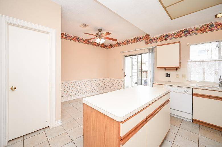 Great  size kitchen with Large Island