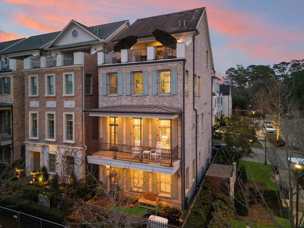 Style and design is truly unparalleled, offering a lifestyle of luxury and natural beauty.
