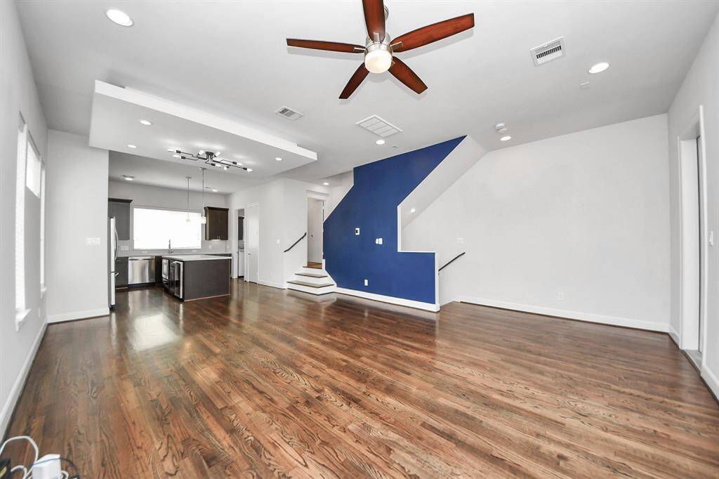 Living Room/Kitchen