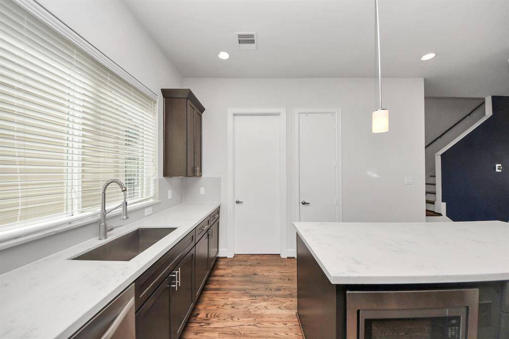 Farmhouse Sink/Kitchen Island