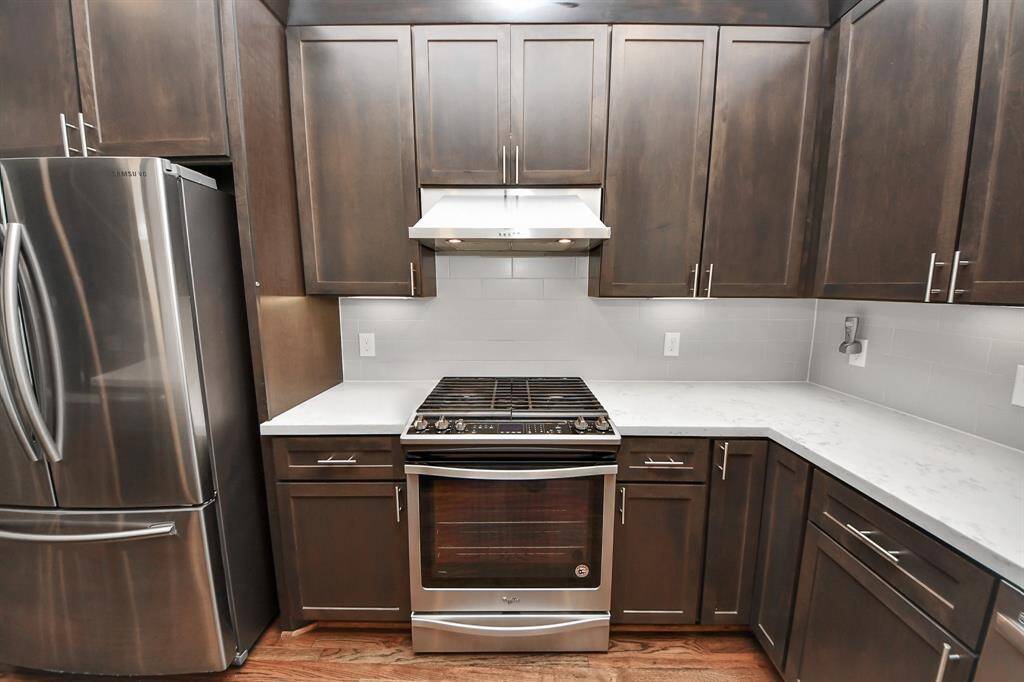 Fridge/Gas Range