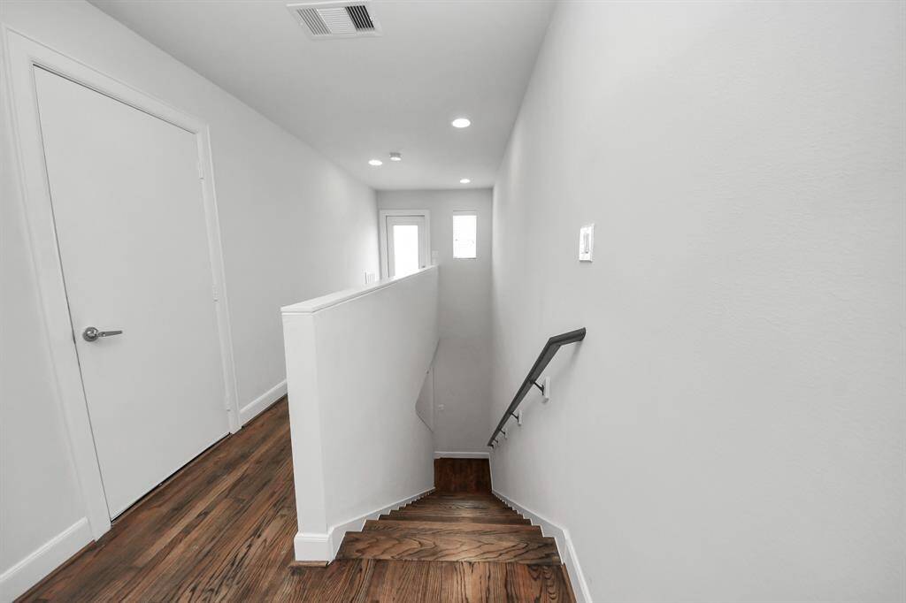 4th Floor Hallway to Rooftop Deck