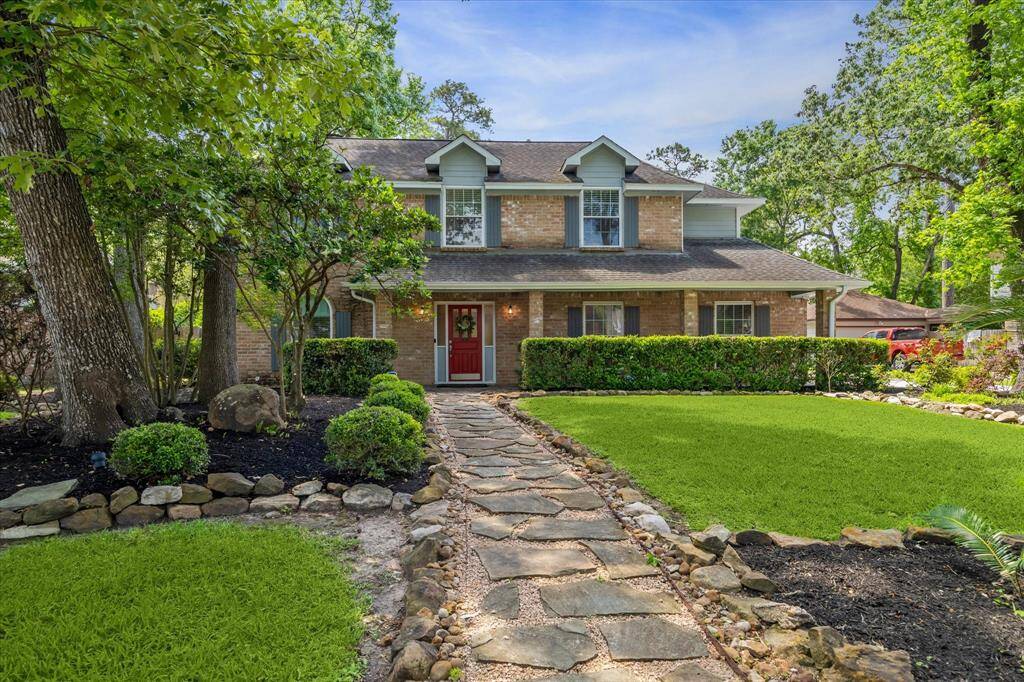 House is on a quiet cul de sac near exemplary schools, neighborhood swimming pools and parks.