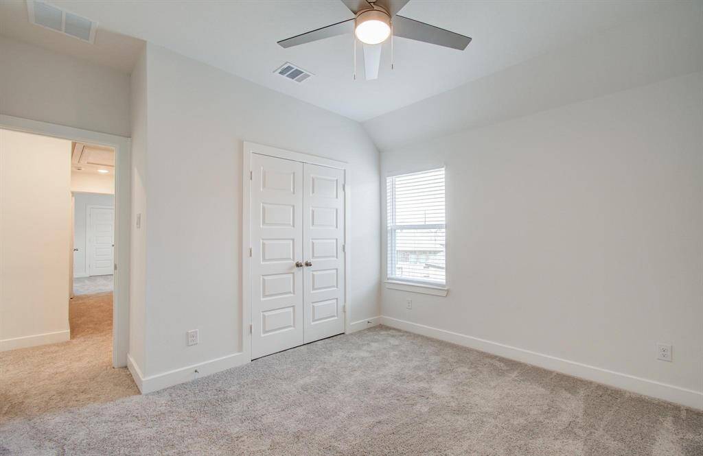 Secondary bedroom