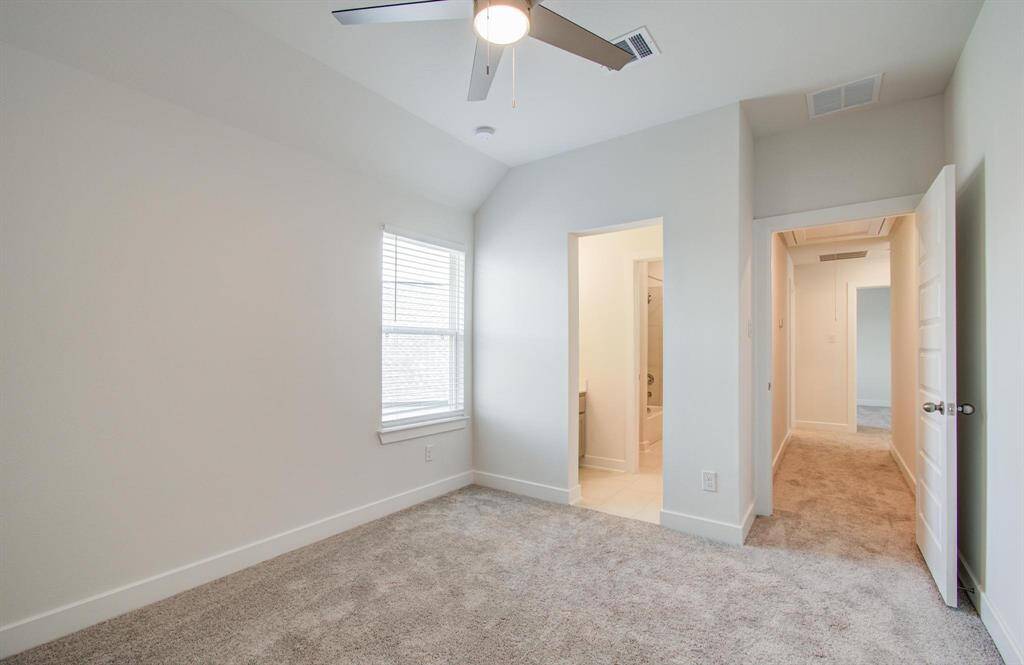 Secondary bedroom