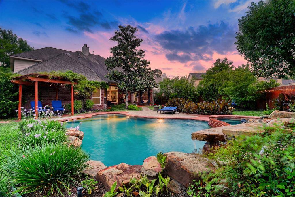 Welcome to 3214 Logancrest Ct, nestled in the coveted Cinco Ranch community. Situated on a generous cul-de-sac lot, this stunning home offers an expansive backyard retreat—your personal paradise awaits.