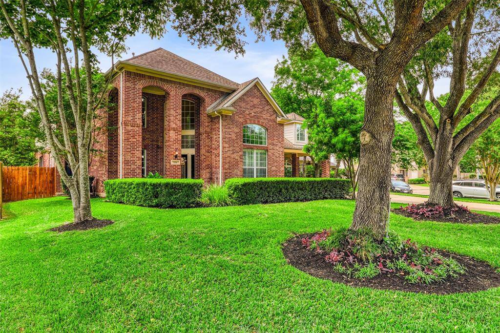 Don't miss the opportunity to make 3214 Logancrest Court your new home. Contact us today to arrange a private tour and experience all this property has to offer.