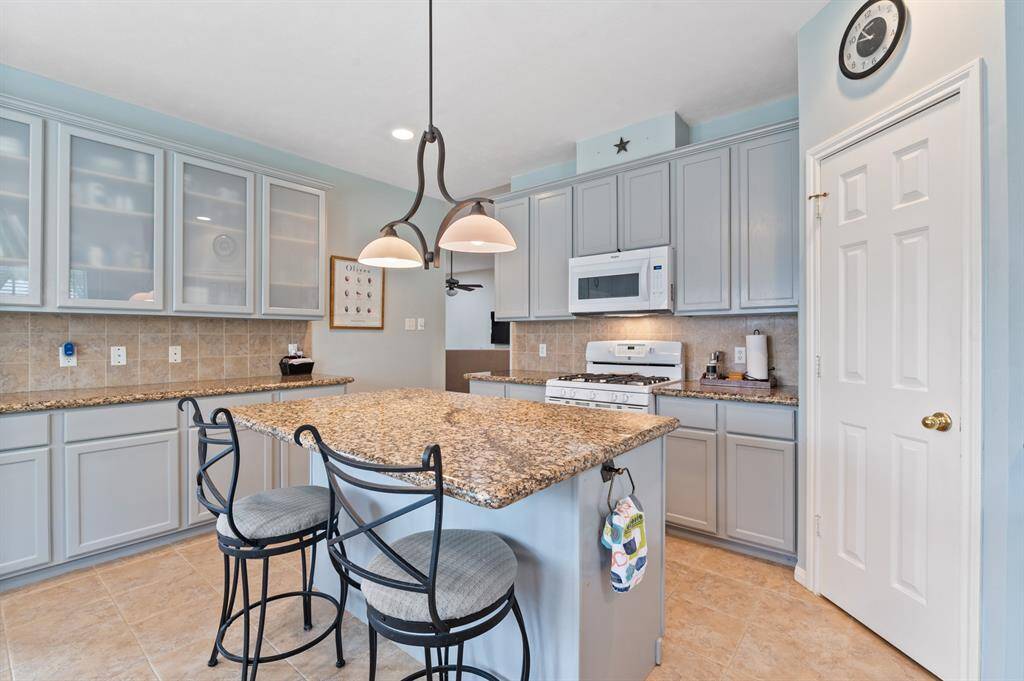 So many cabinets! So much storage!