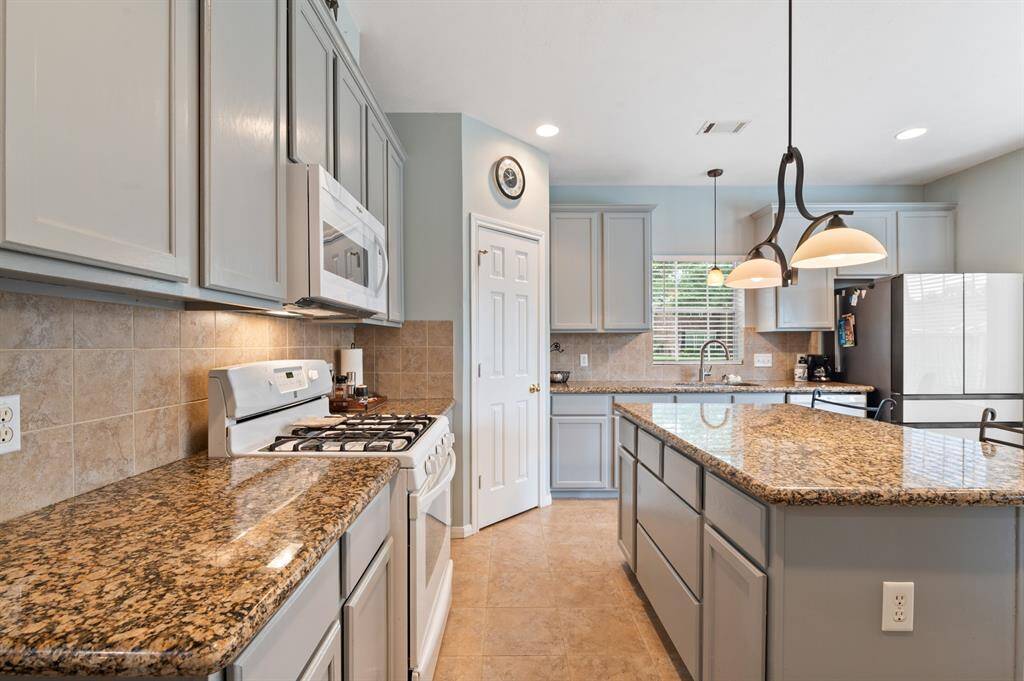Walk in pantry