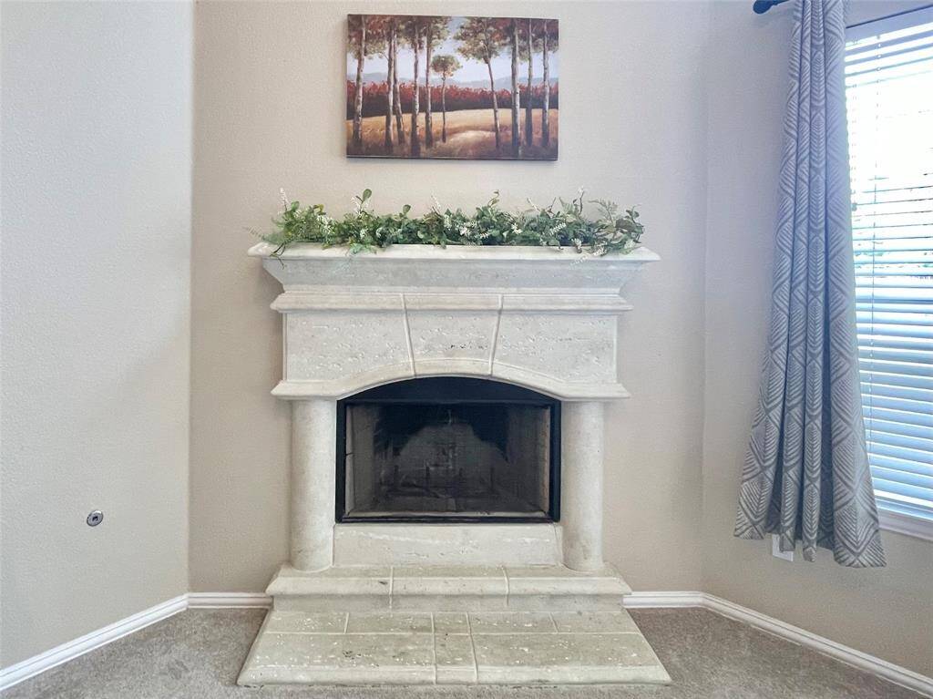 Gaslog fireplace
