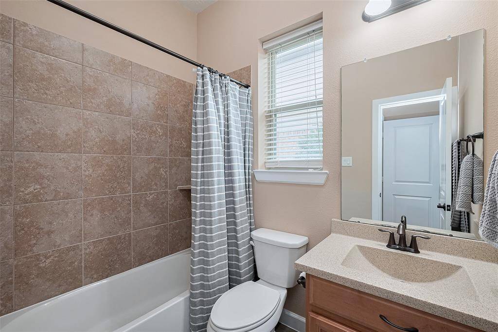 Full Bath 3: This bathroom features a tub/shower.