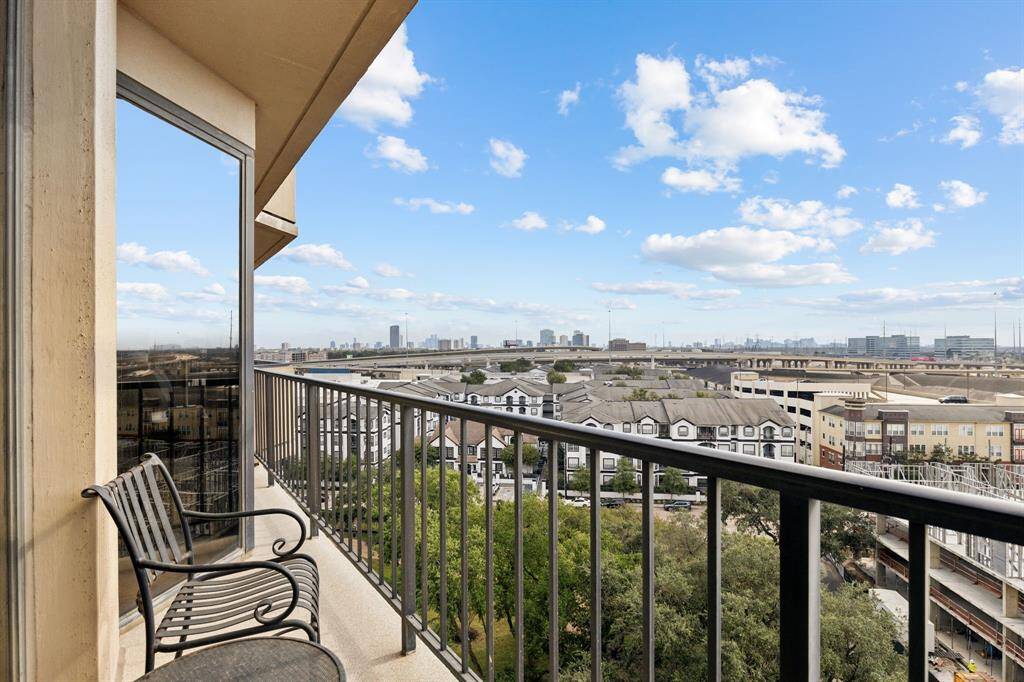 180' views from the kitchen