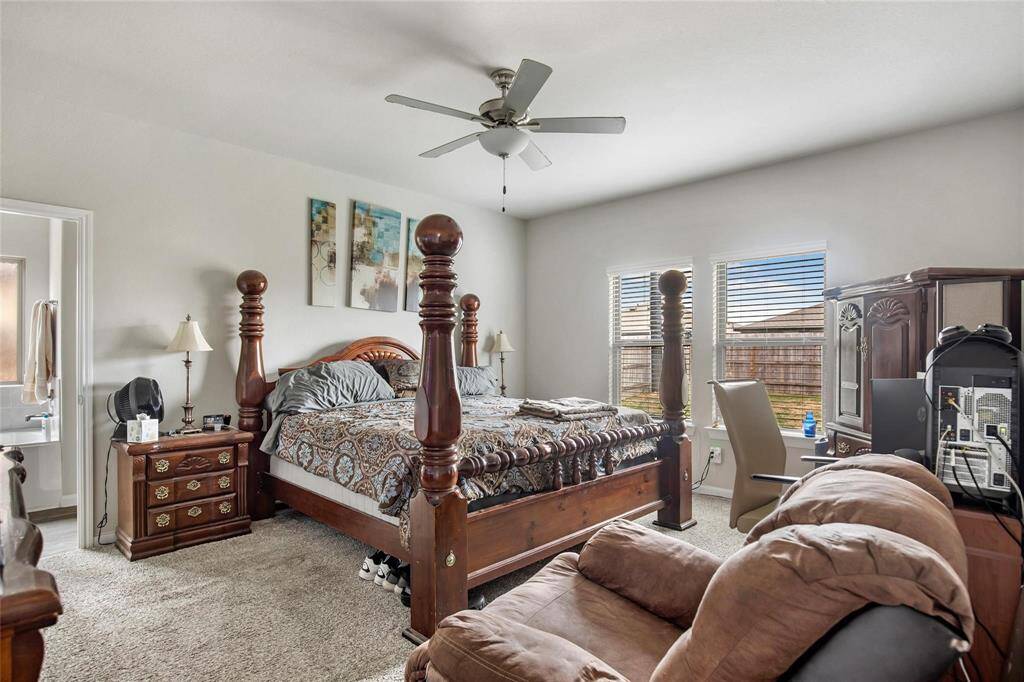 Master bedroom-View1