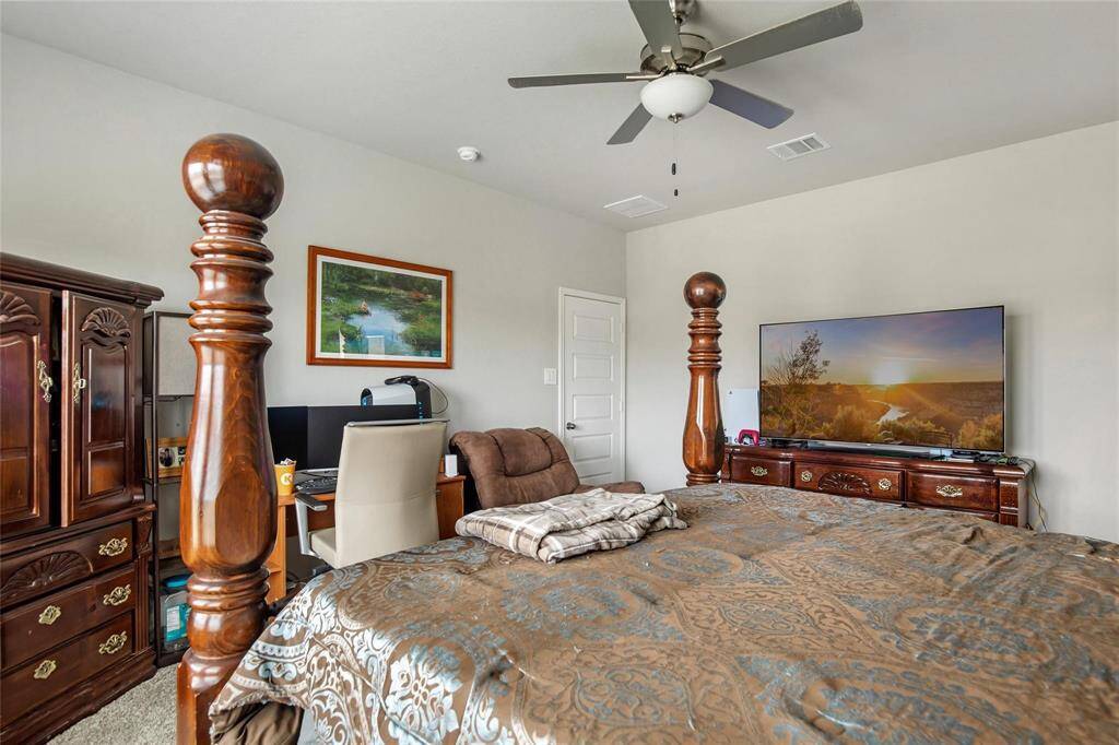 Master bedroom- View2
