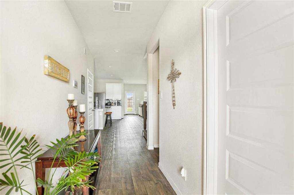 Front entry View1