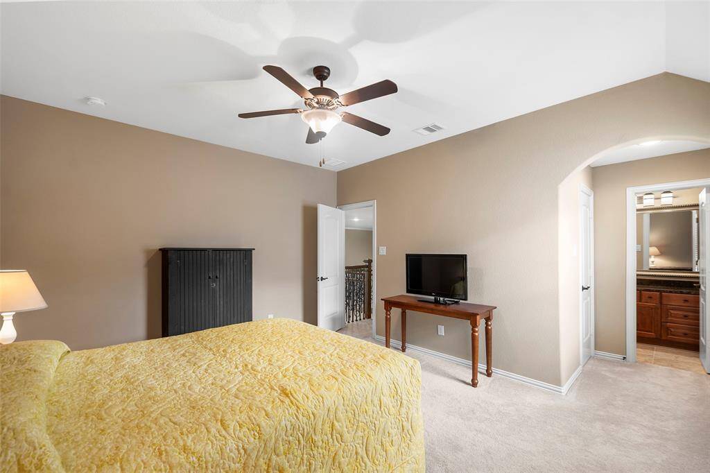 4th bedroom with ensuite bathroom.