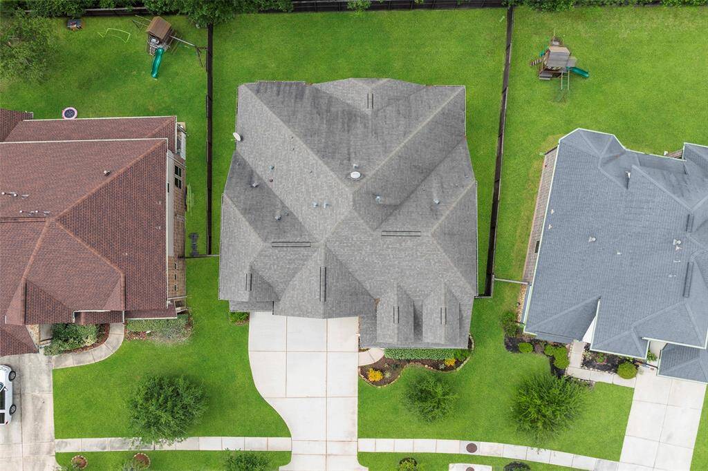 Lot's of extra's in this 4 bedroom 3 and a half bath home with 3-stall garage.